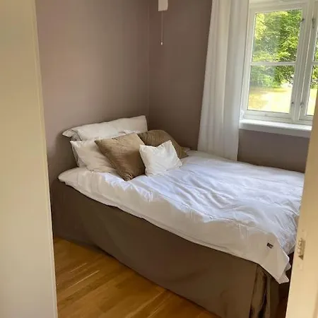Cozy For 1 Or 2 Апартаменты